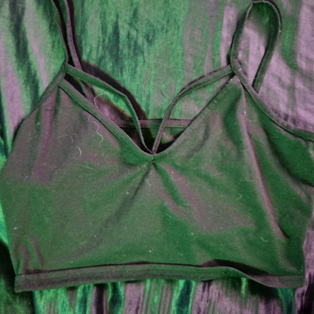 Black cropped shirt with strings on chest
